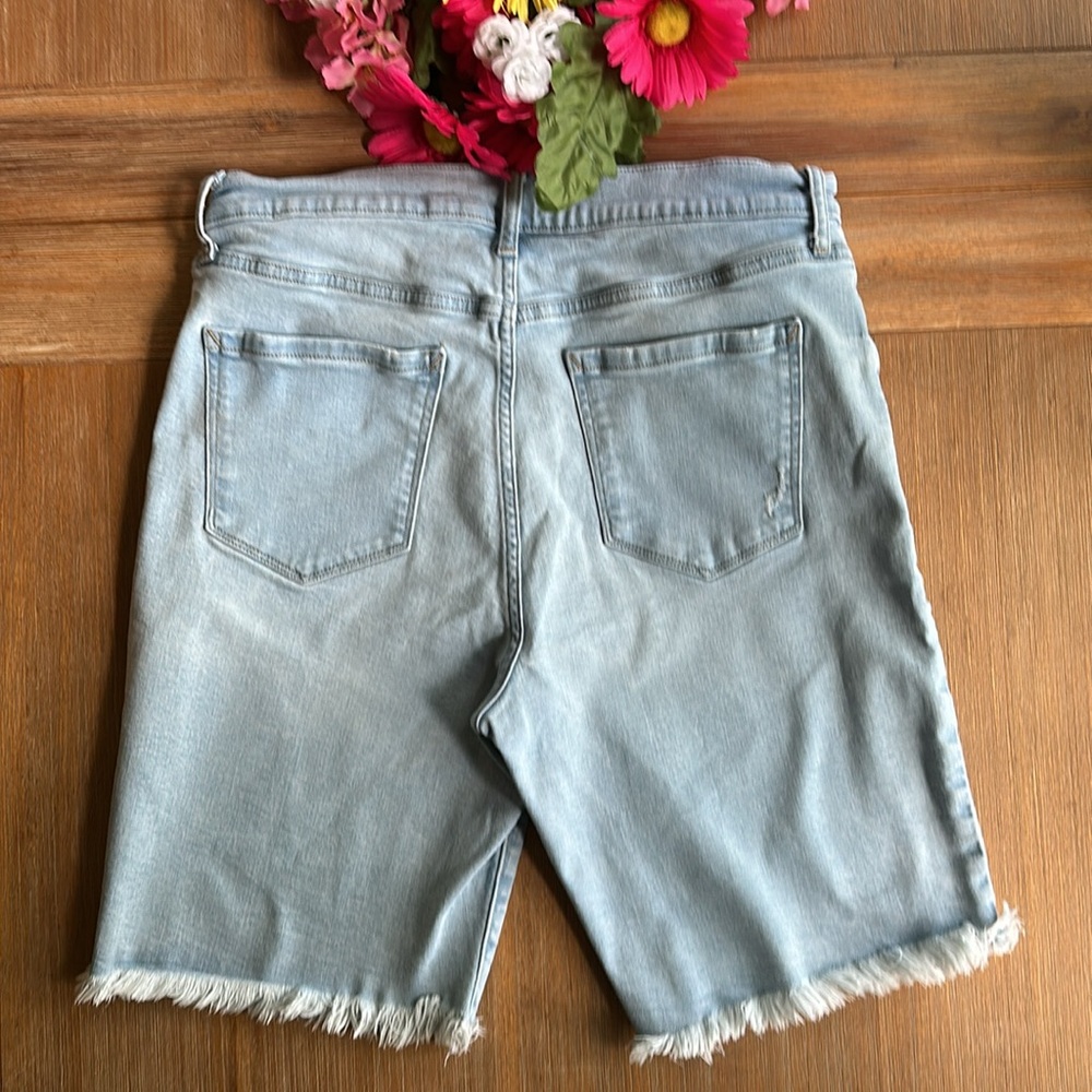 Women’s a.n.a. High Rise Bermuda Jean Shorts Size 12 Light Blue - Picture 6 of 10